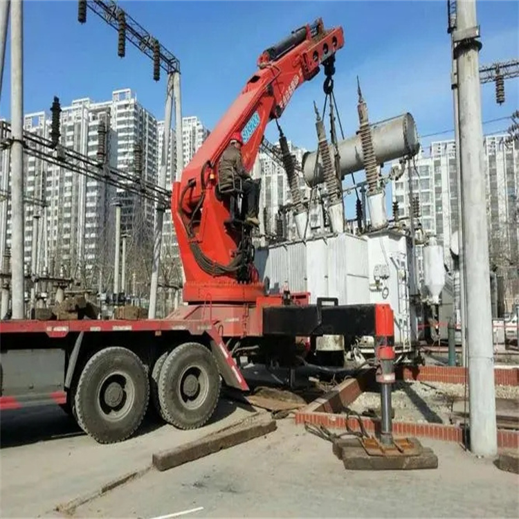 大观前四后八吊车能吊多少吨